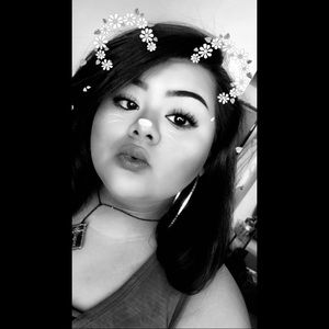 Meet your Posher, Raquel